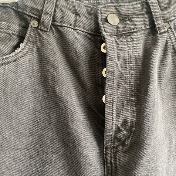 AG Los Angeles Vintage Gray Jeans - Picture 3 of 6